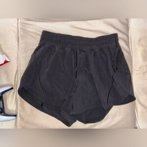Lululemon tracker shorts